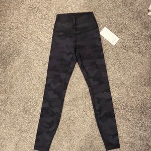 Brand New with tags- Lululemon leggings- Size 4 -Deep coal multi color